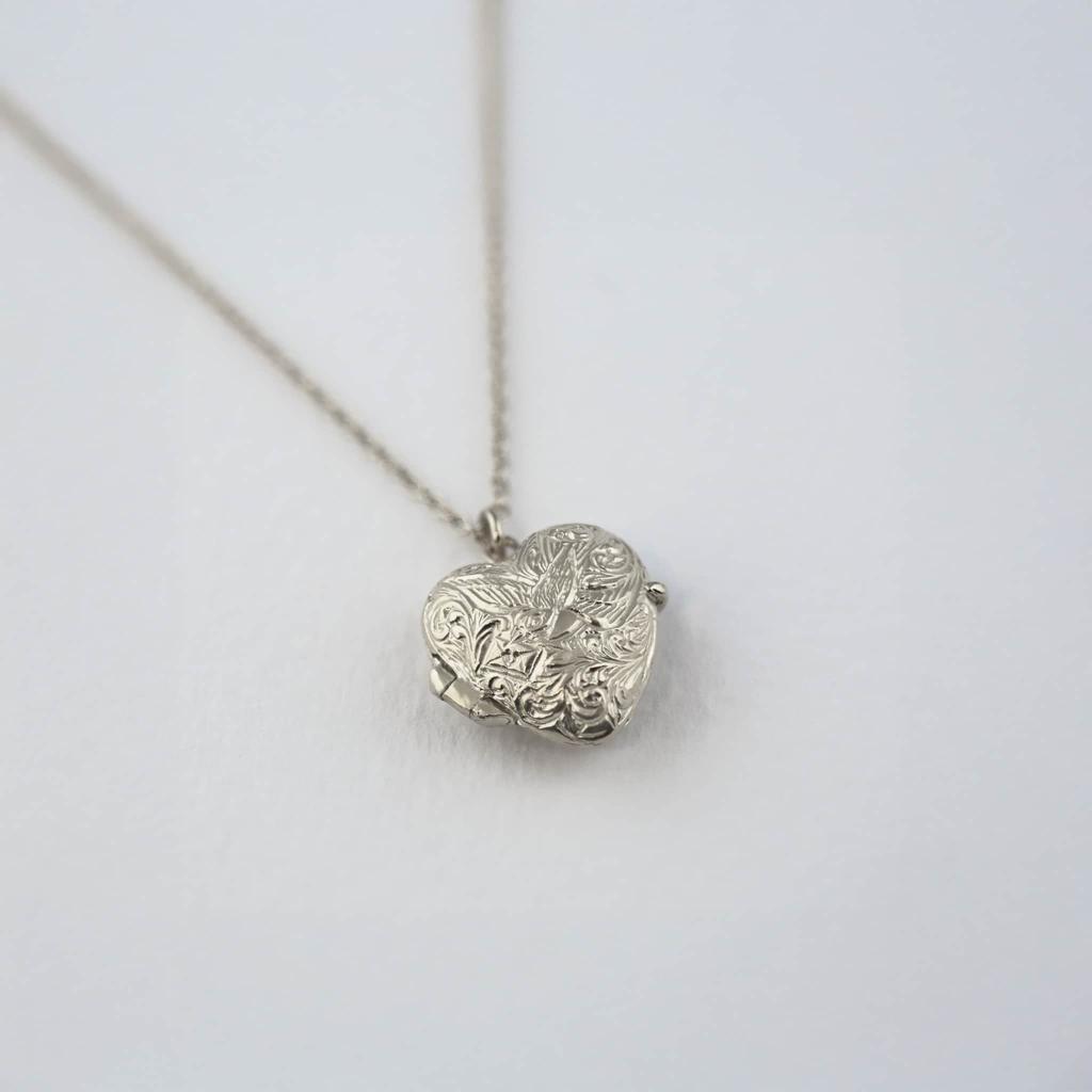 A.M. Victoriana Keepsake Heart Locket Necklace Silver