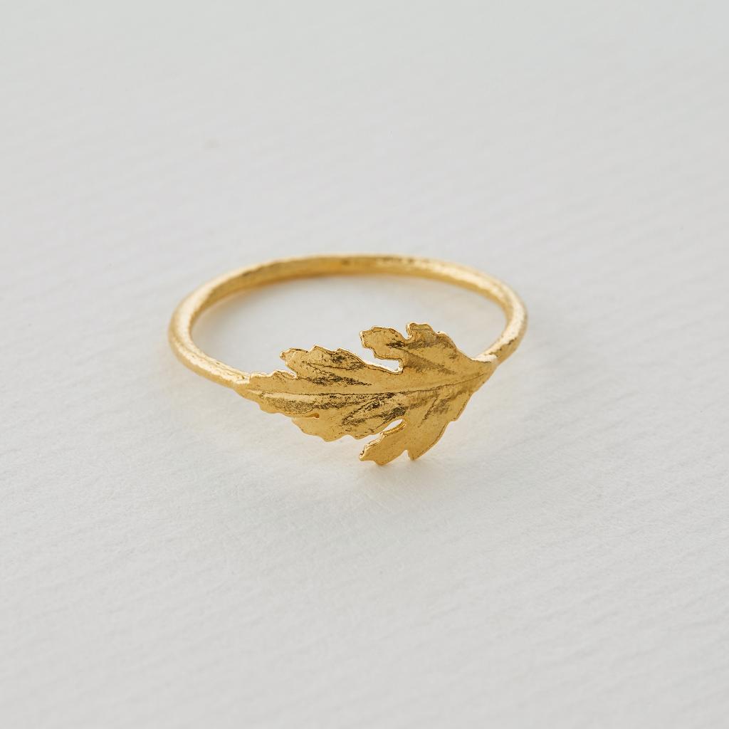 A.M. Chrysanthemum Leaf Ring Gold
