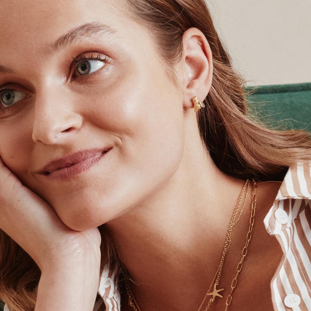 A.M. Honeybee Stud Earrings Silver