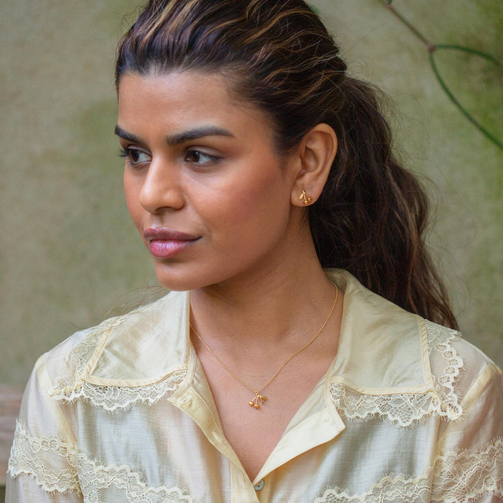 A.M. Cherry Single Stud Earring Gold