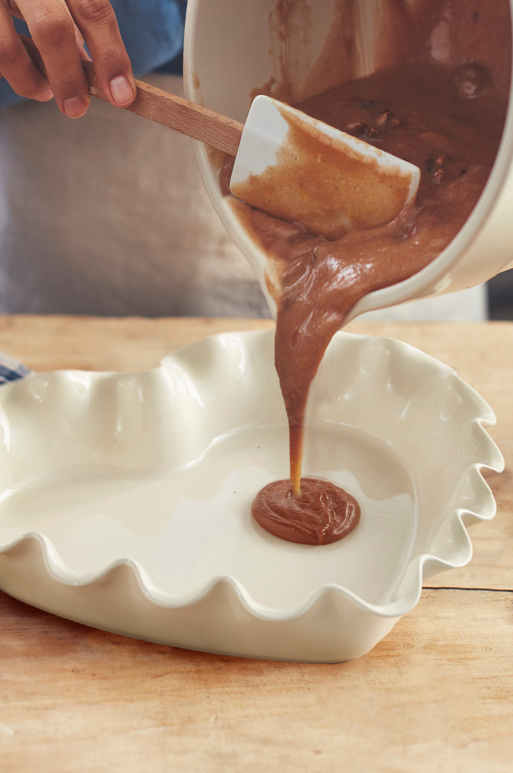 Ruffled Heart Dish Clay