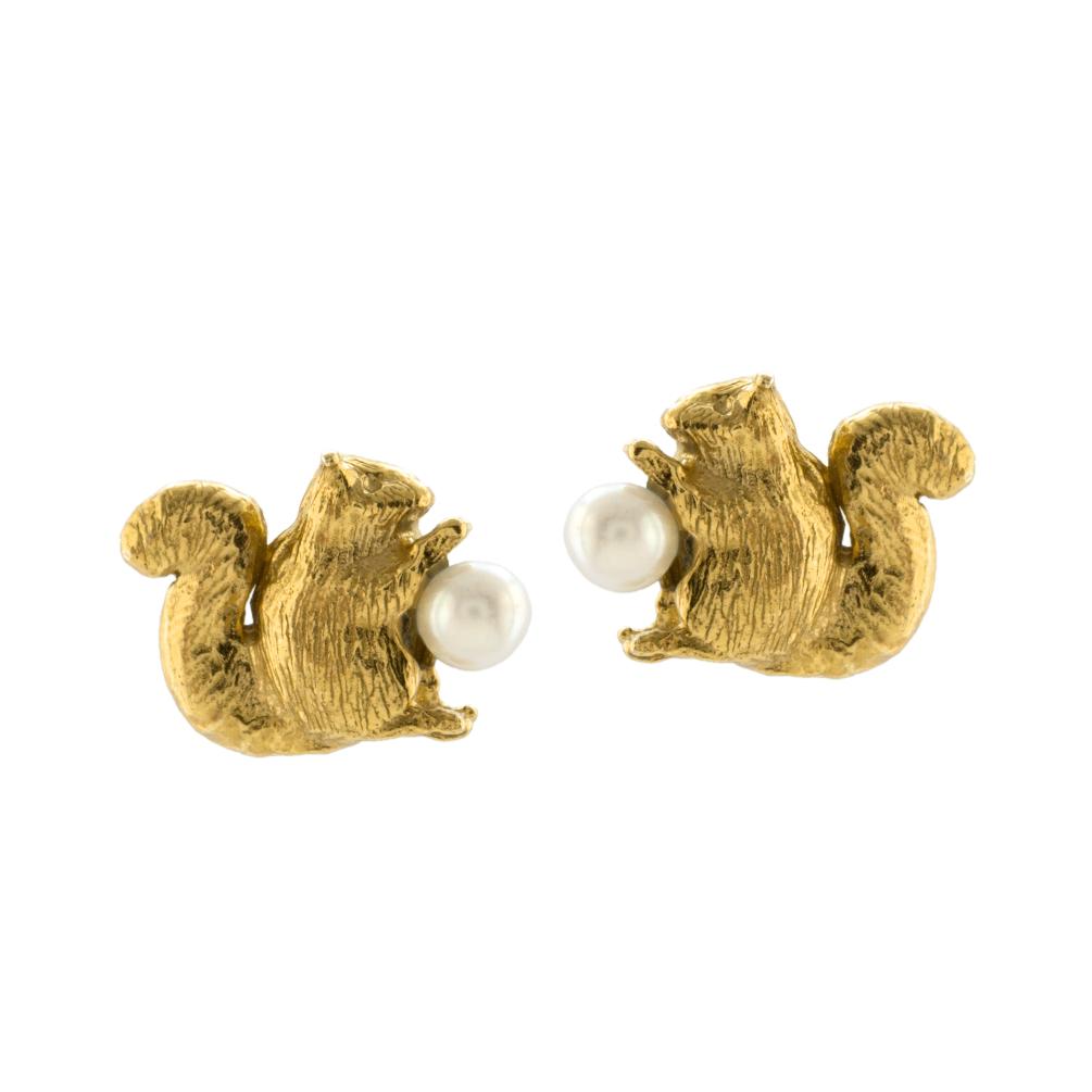 A.M. Squirrel & Pearl Stud Earrings Gold
