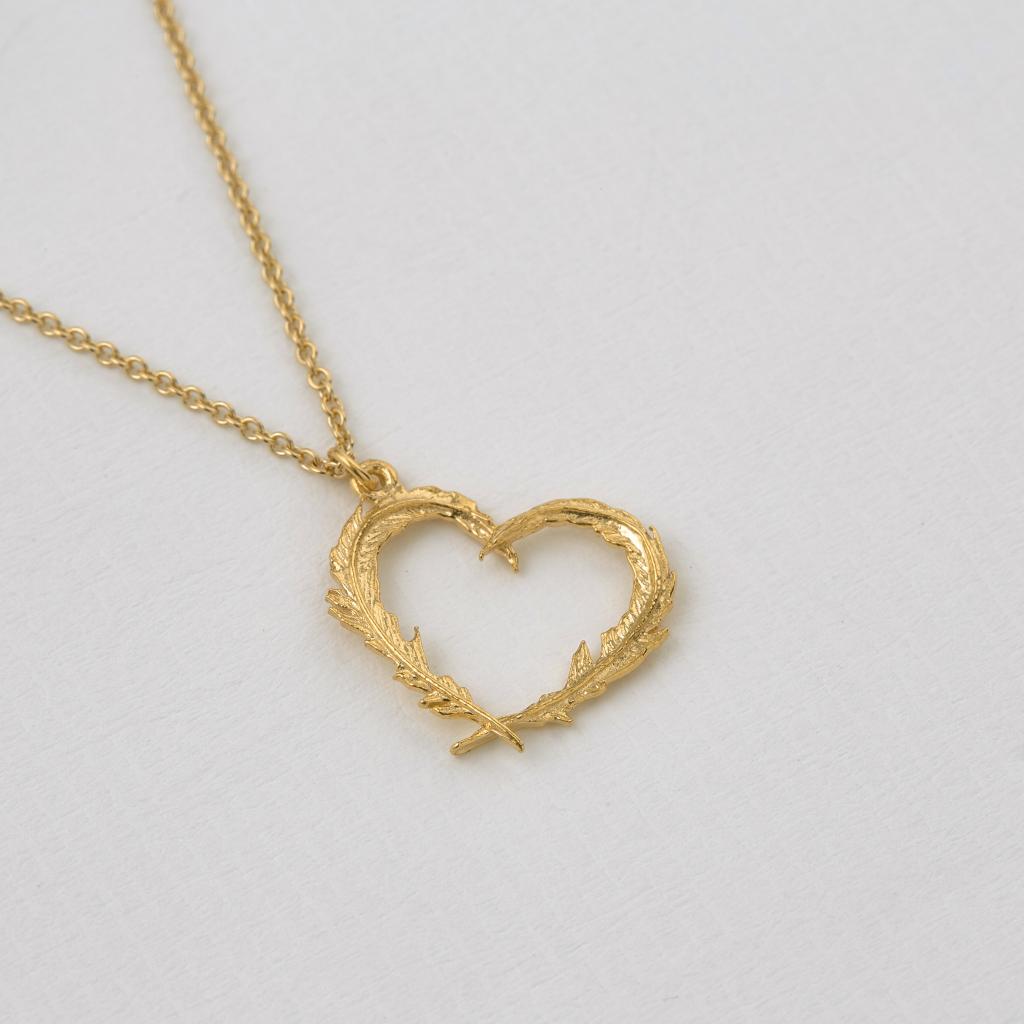 A.M. Delicate Feather Heart Necklace Gold