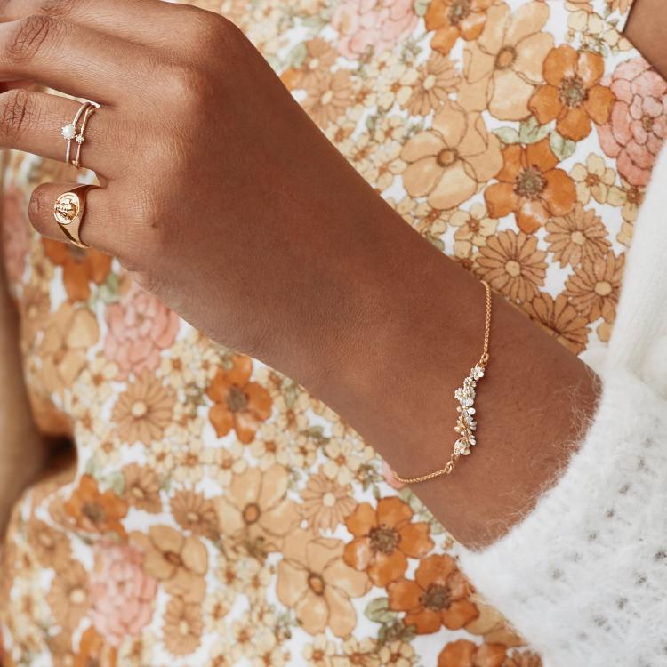 A.M. In-Line Garden Gathering Bracelet with Itsy Bitsy Bee