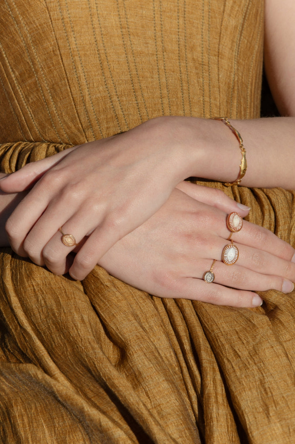 Cameo Small Sardonyx Brown Eye Ring