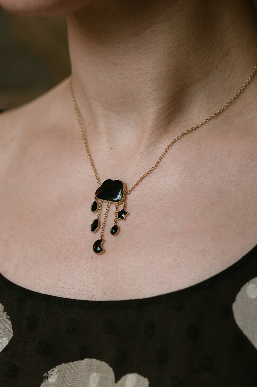 Cloud and Rain Chain Drop Jet Necklace