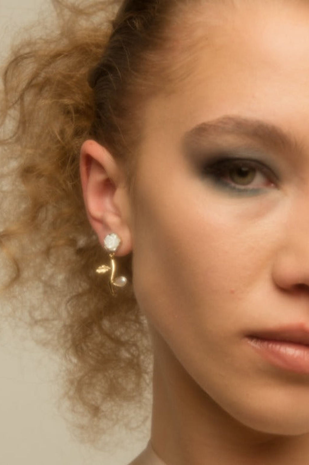 Flower Drop Pearl Earrings