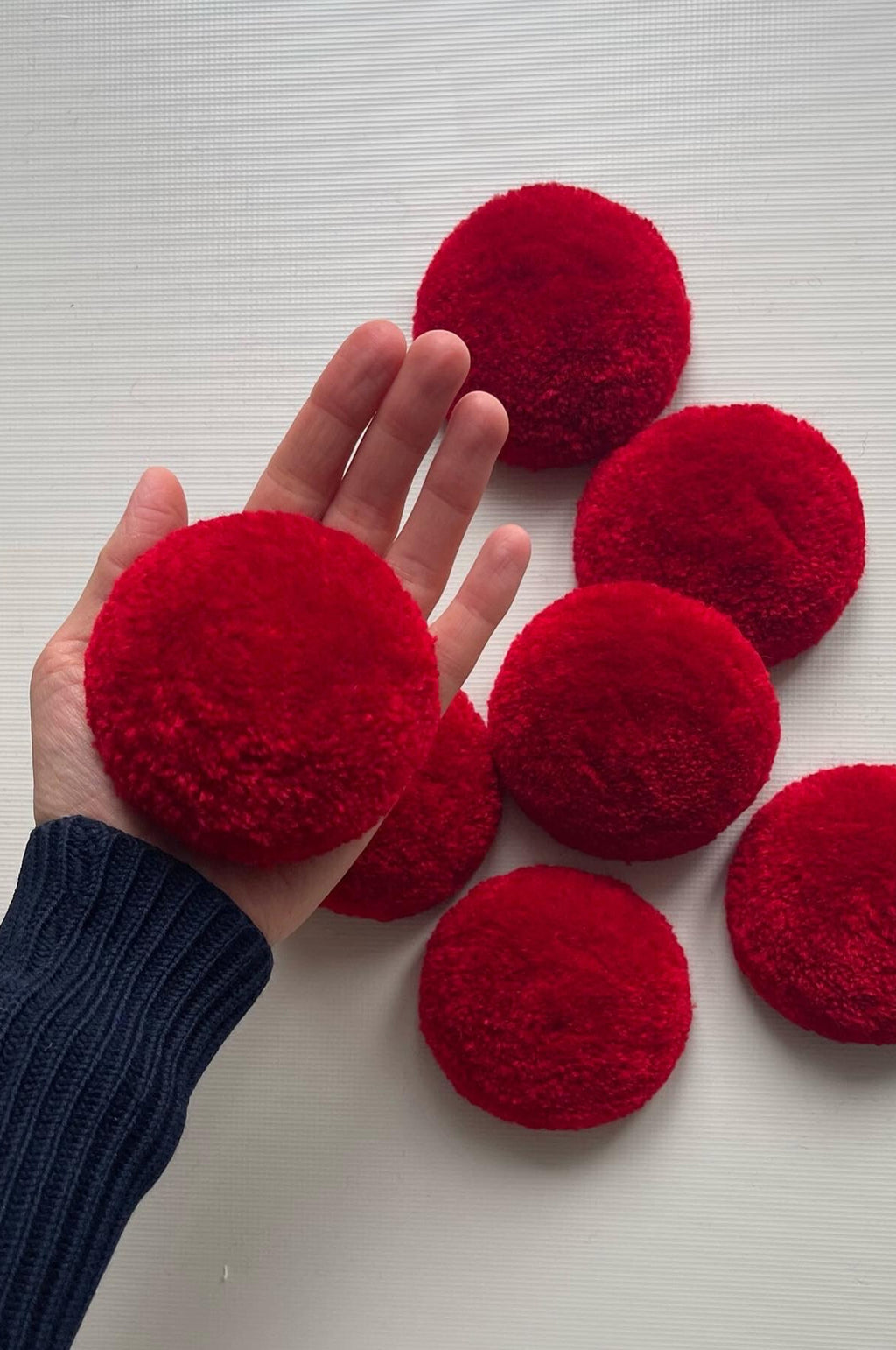 Pompon Red