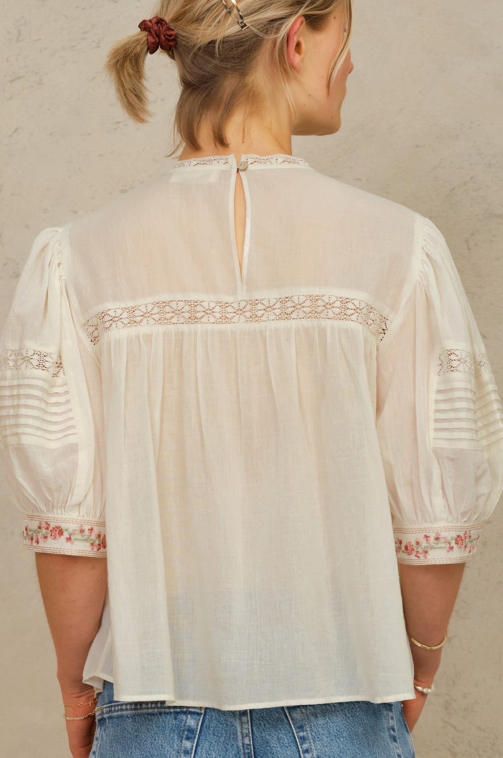 Fleur Emb S/S Top Ecru/Multi