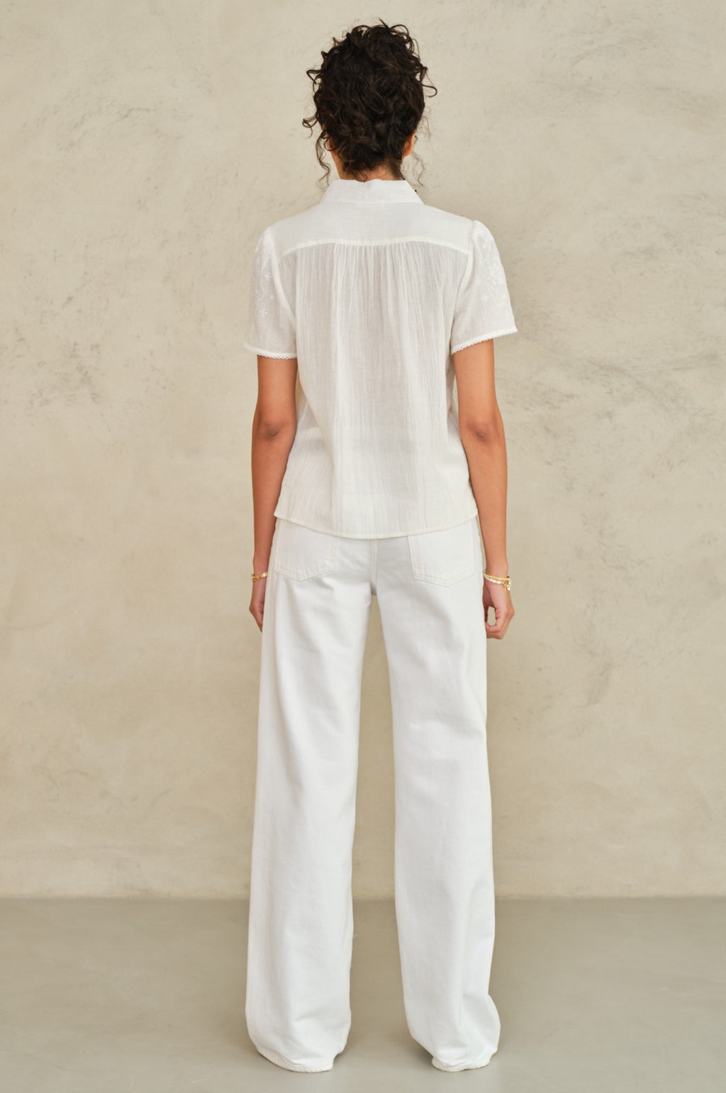 Ruby Emb S/S Top Ecru/White