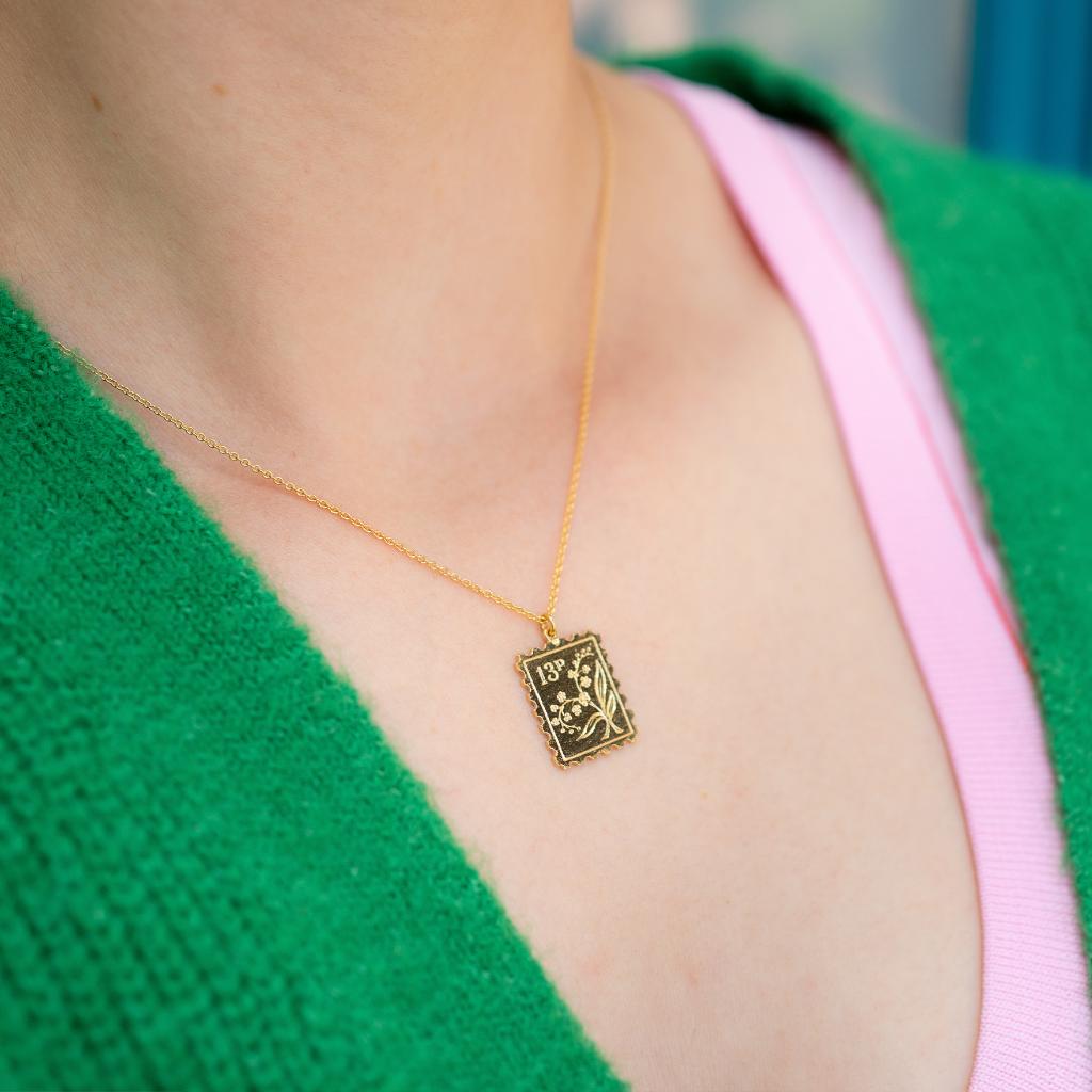 A.M. Floral Stamp Necklace Gold