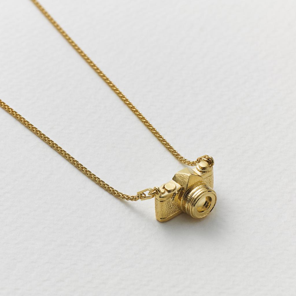 A.M. In-line Vintage Camera Necklace Gold