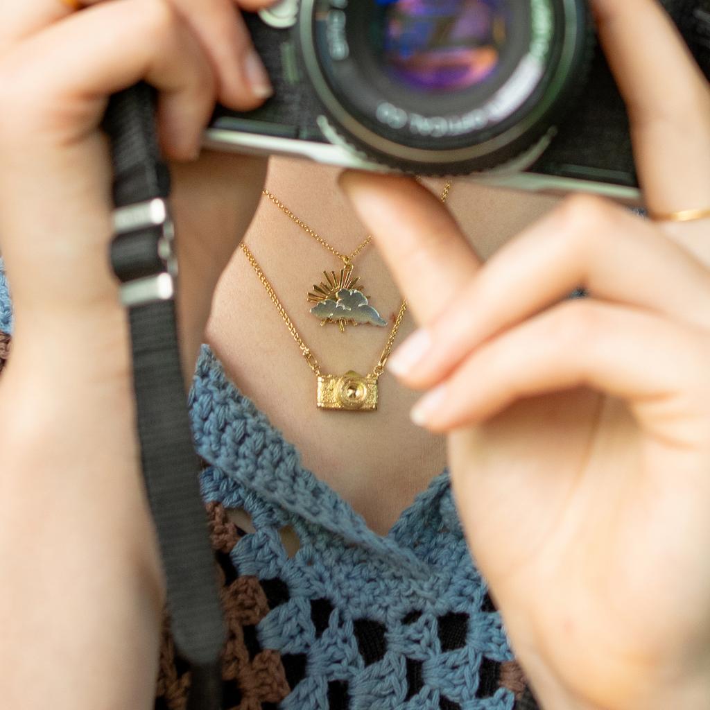 A.M. In-line Vintage Camera Necklace Silver