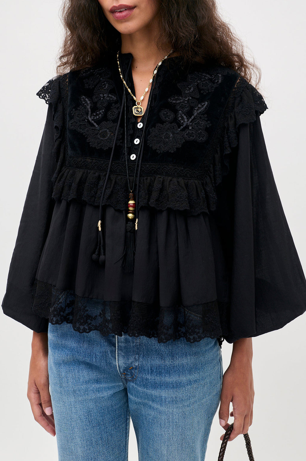 Diann Top Lilly Embroidery Black