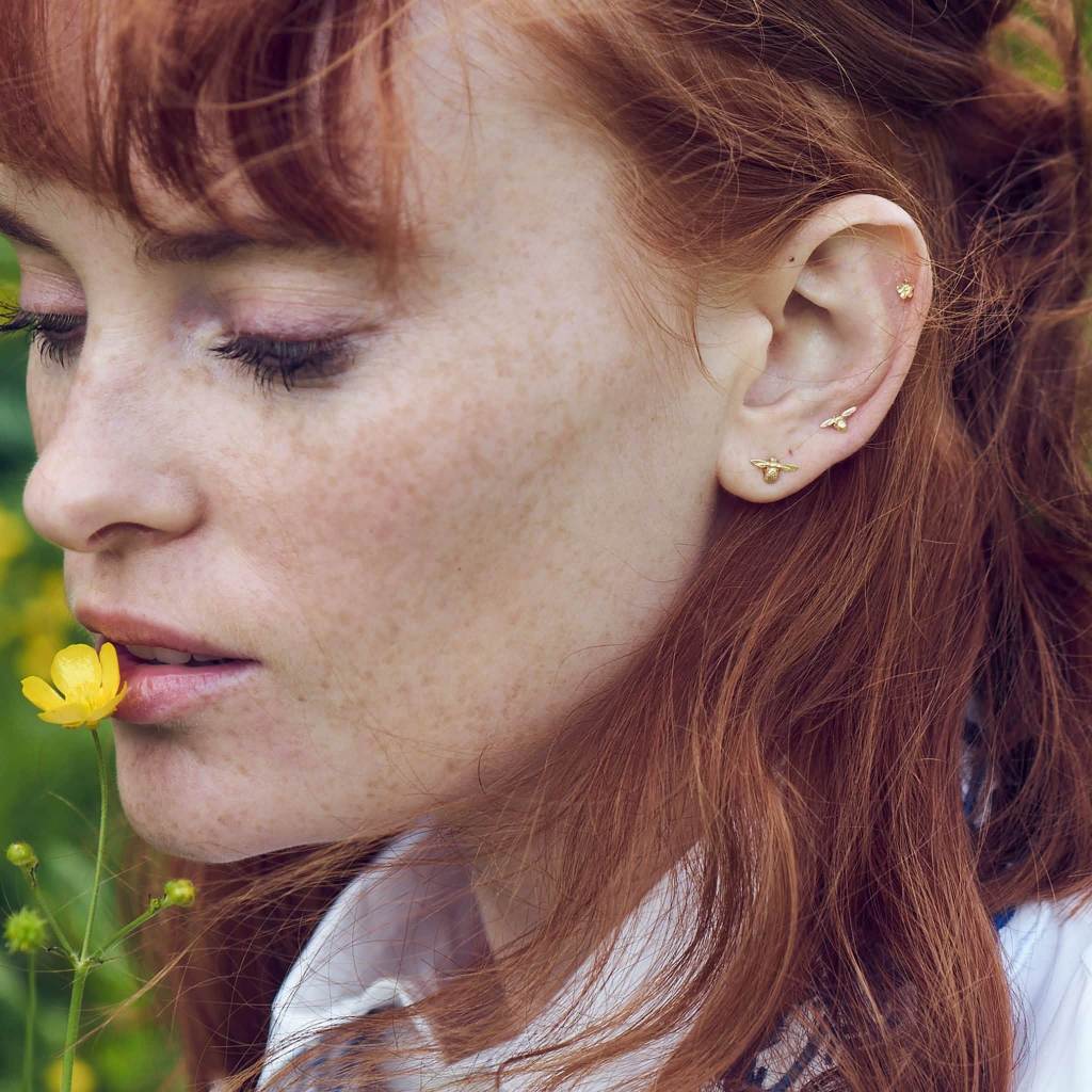 A.M. Itsy Bitsy Bee Single Stud Earring 18ct Solid Gold