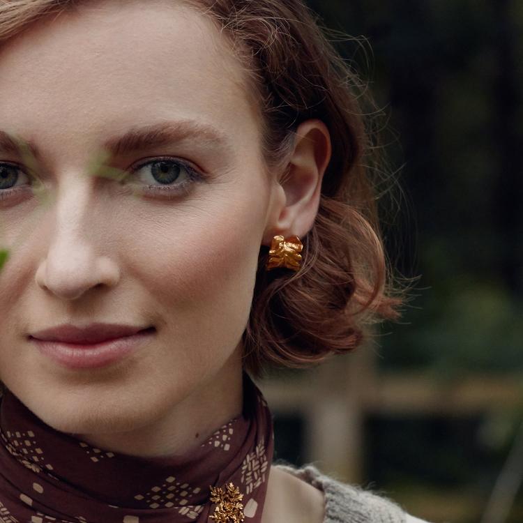 A.M. Chard Leafy Hoop Earrings Gold