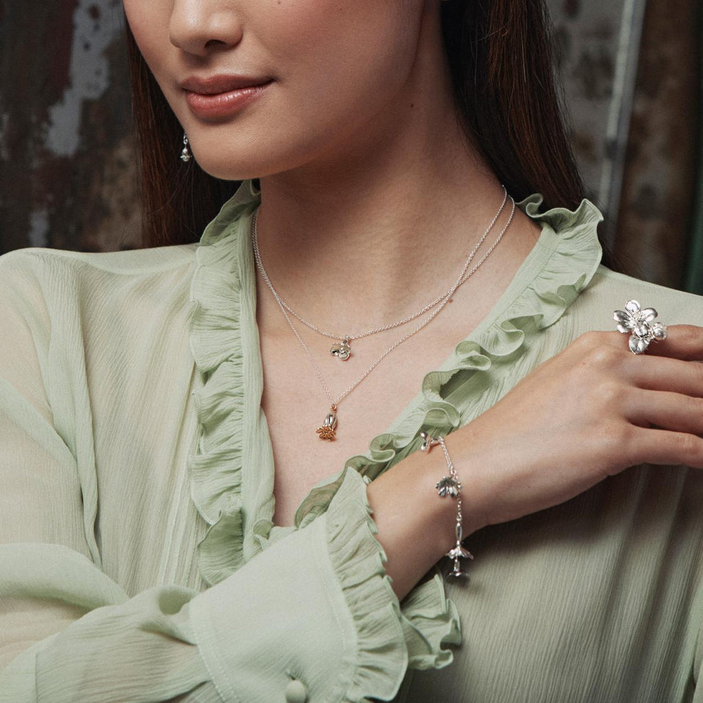 A.M. Cuckoo Flower Necklace with Pearl Silver