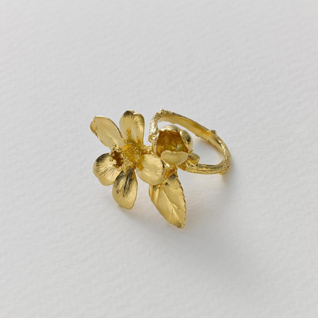 A.M. Apple Blossom Ring Gold