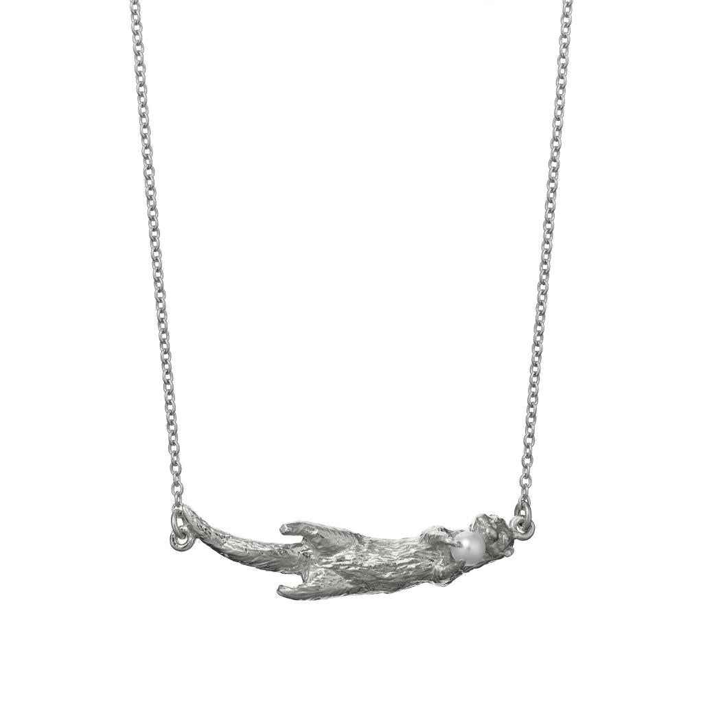 A.M. Otter & Pearl Inline Necklace Silver