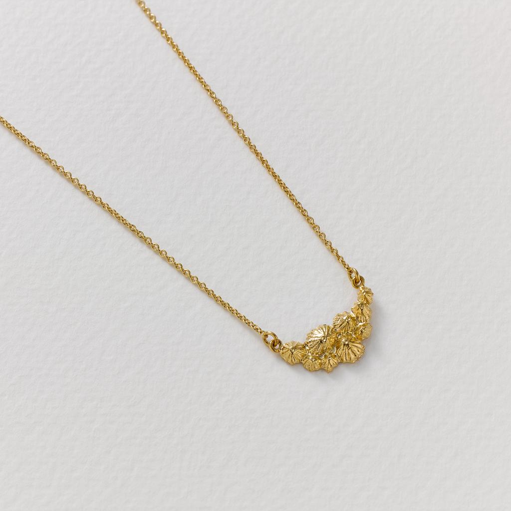 A.M. Limpet Cluster Inline Necklace Gold