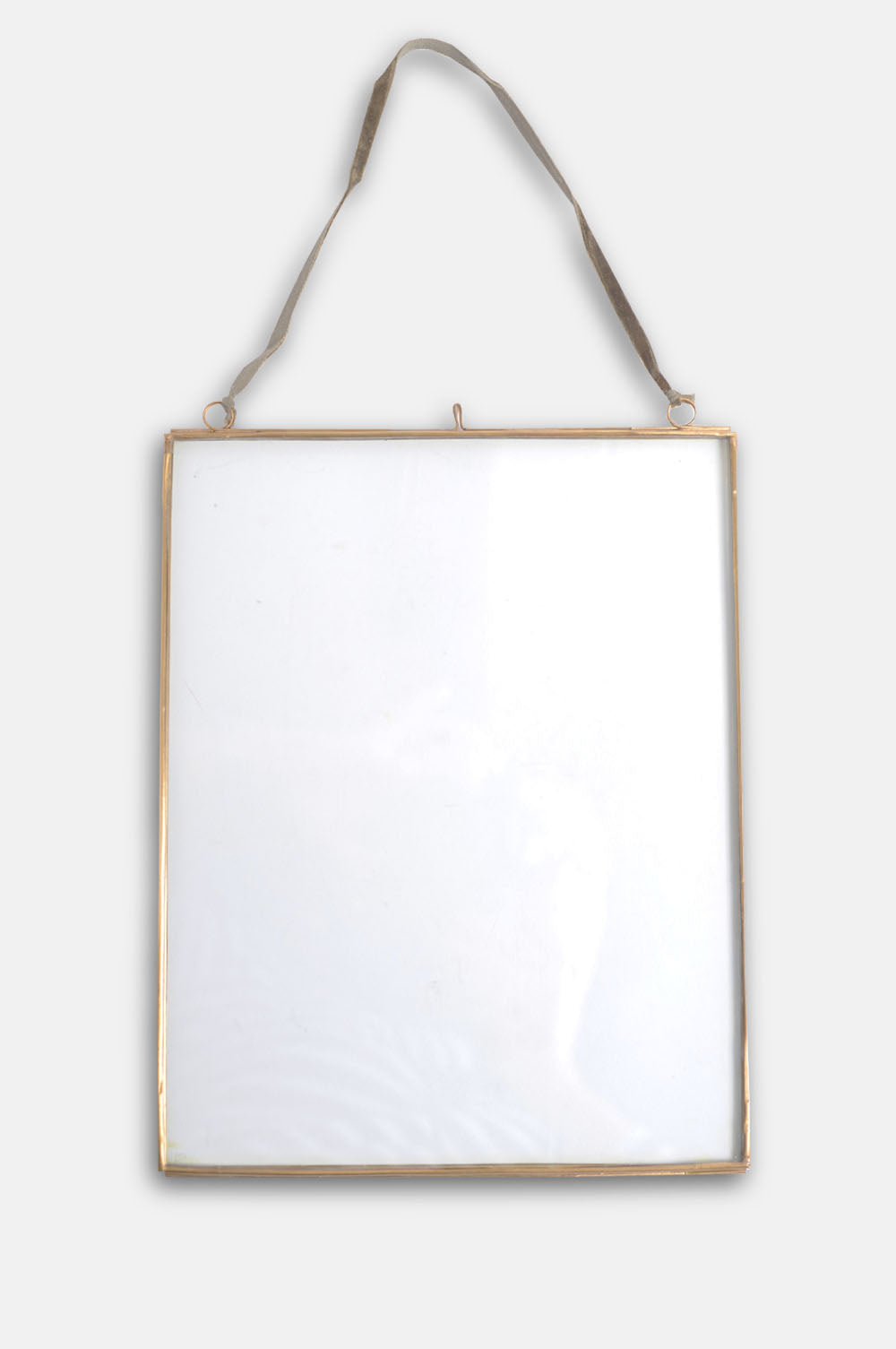 Hanging Brass Frame 25x20cm