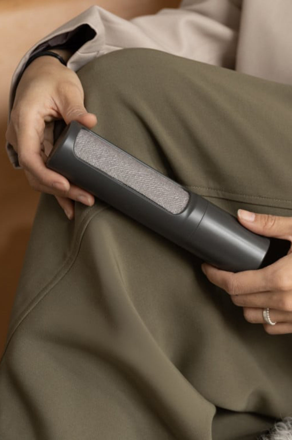 Lint Brush Dark Grey