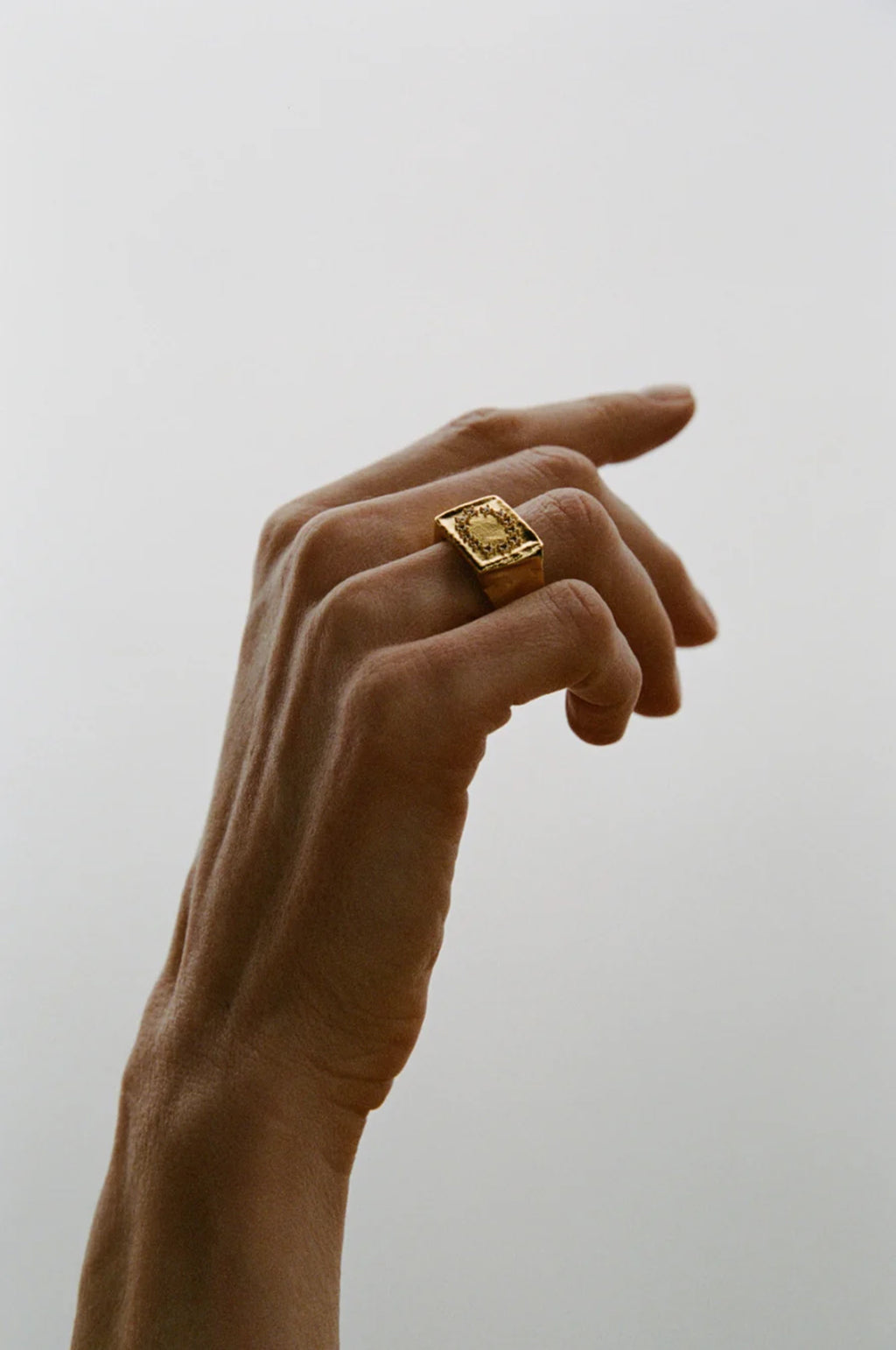Clear Quartz L.B. Clock Gold Ring