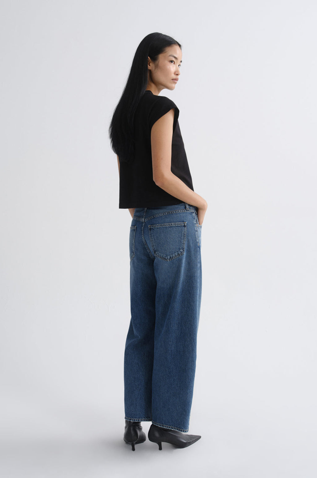 Low Curve Jean Crop 27.5 Curb