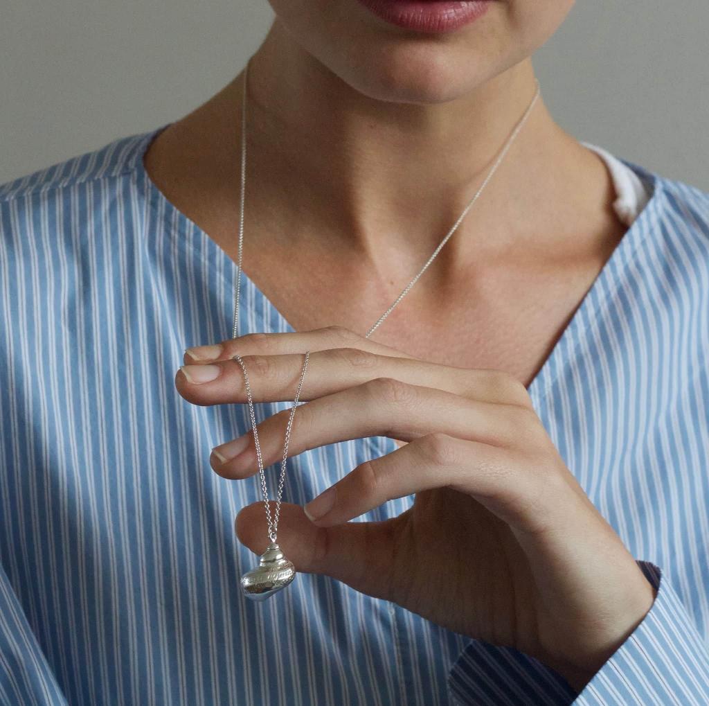 A.M. Engraved Shell Necklace Silver