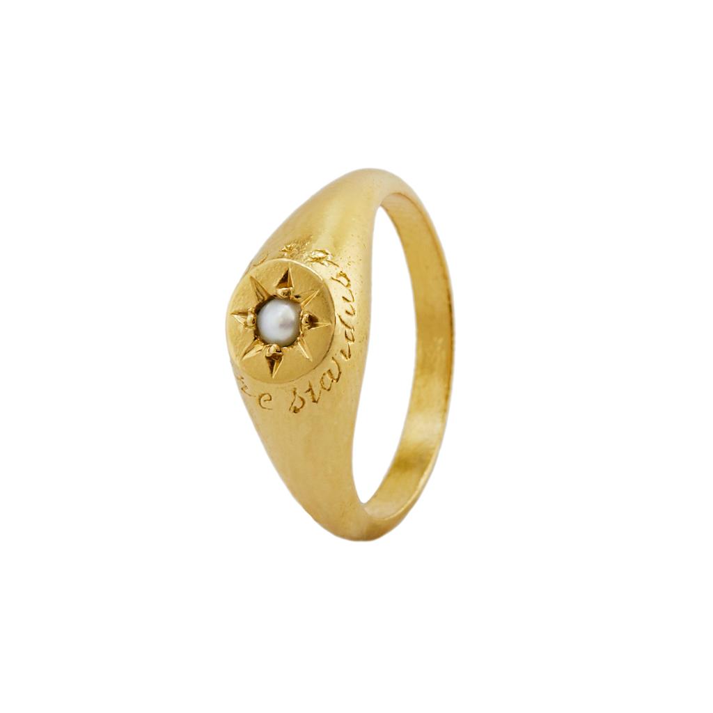 A.M. Pearl Signet Ring with “A Star to Guide Me” Engraving Gold