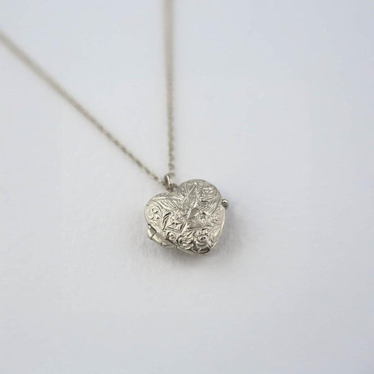 A.M. Victoriana Keepsake Heart Locket Necklace Silver