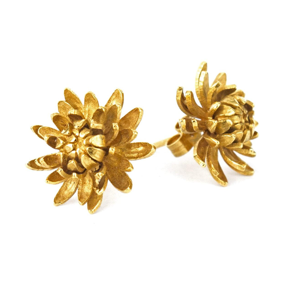 A.M. Chrysanthemum Flower Earrings Gold