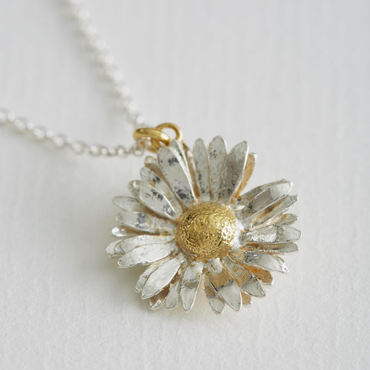 A.M. Big Daisy Necklace