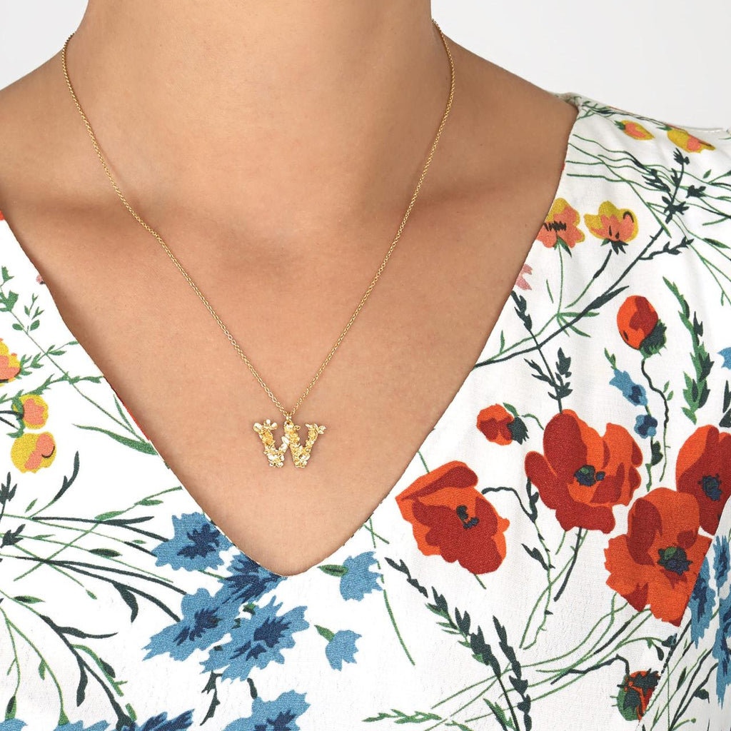 A.M. Floral Alphabet W Necklace Gold