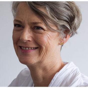 A.M. Squirrel & Pearl Stud Earrings Gold