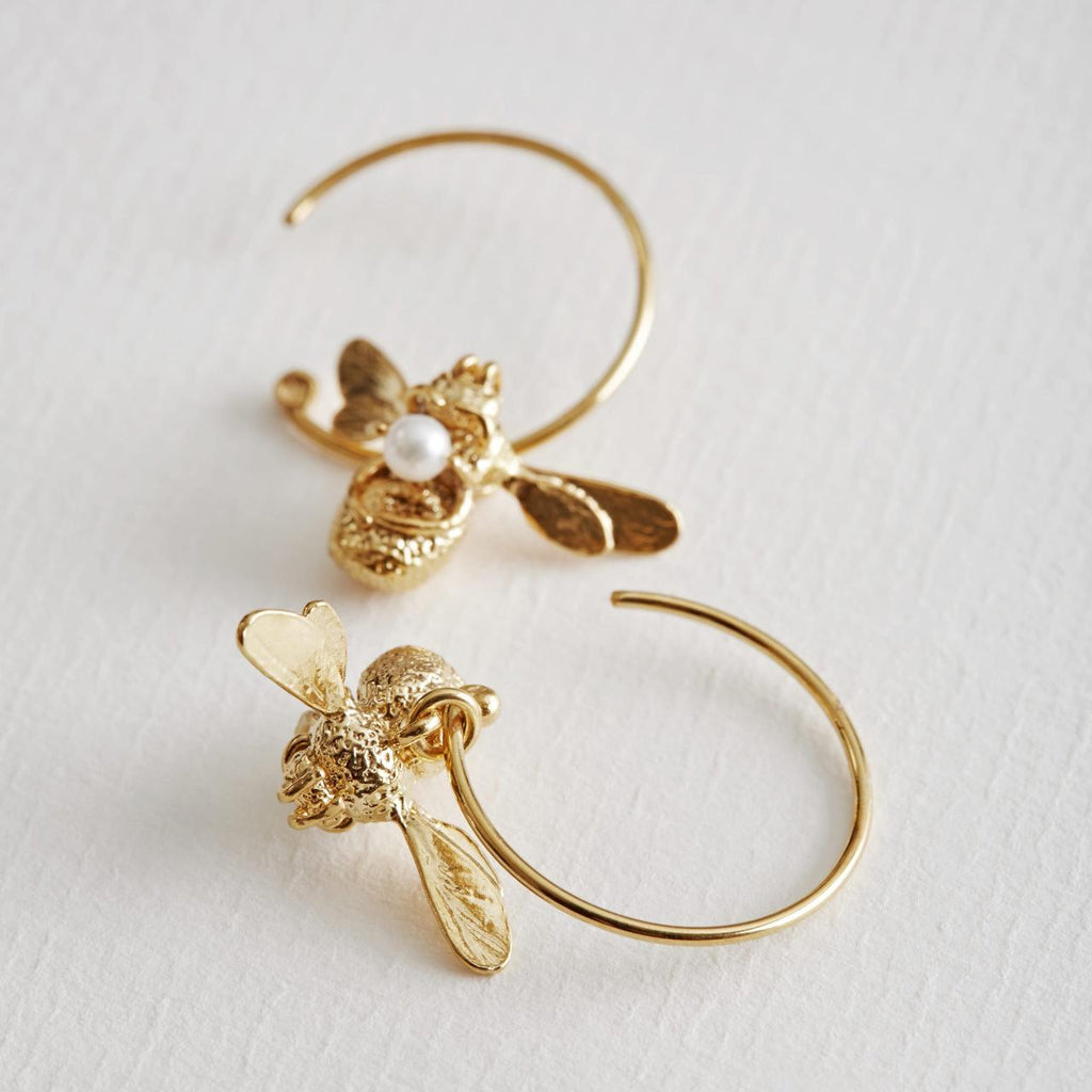 A.M. Flying Bee with Pearl Hoop Earrings Gold