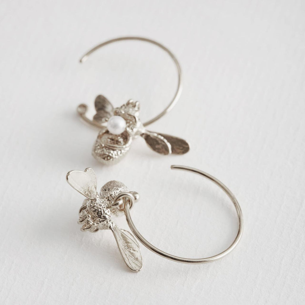 A.M. Flying Bee with Pearl Hoop Earrings Silver