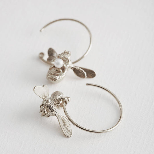 A.M. Flying Bee with Pearl Hoop Earrings Silver