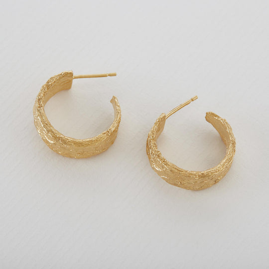 A.M. Wide Bark Hoop Earrings Gold