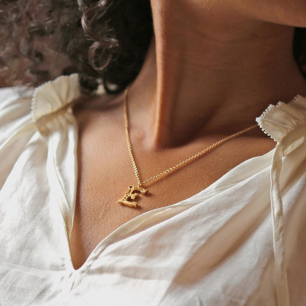 A.M. Just My Type Letter E Necklace Gold