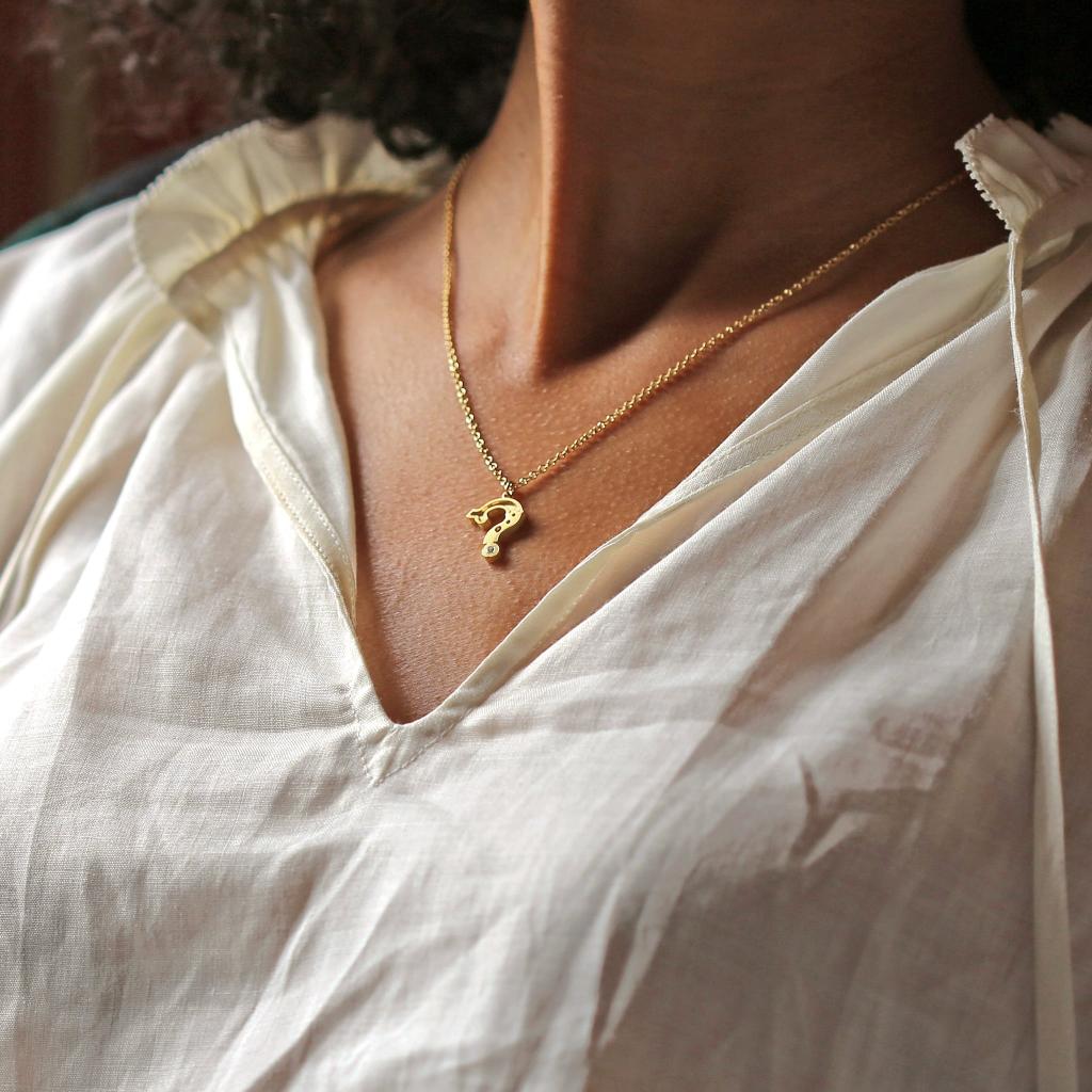 A.M. Just my Type Question Mark Necklace Gold
