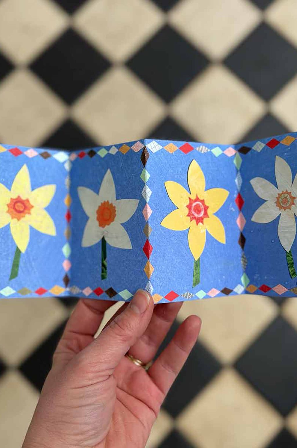 Patchwork Daffodil Concertina Greeting Card