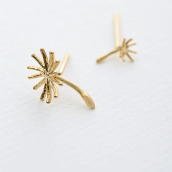 A.M. Asymmetric Dandelion Fluff Stud Earrings Gold