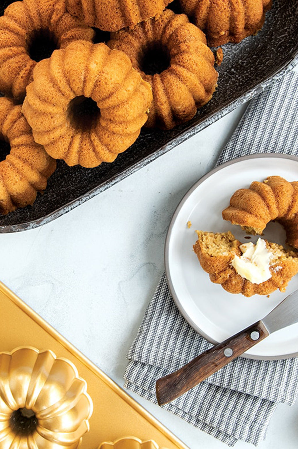 Gold Anniversary Bundtlette Pan