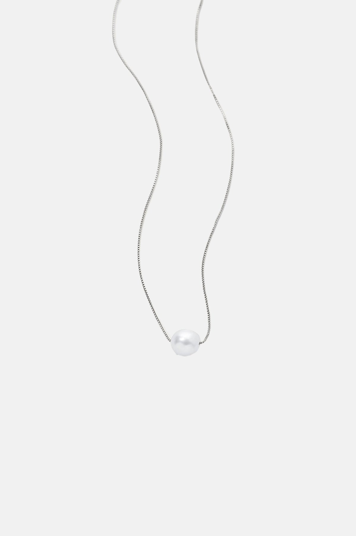 Olive and Piper Drew Pendant Necklace Silver.