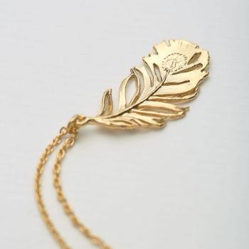 A.M. Peacock Feather Necklace Gold