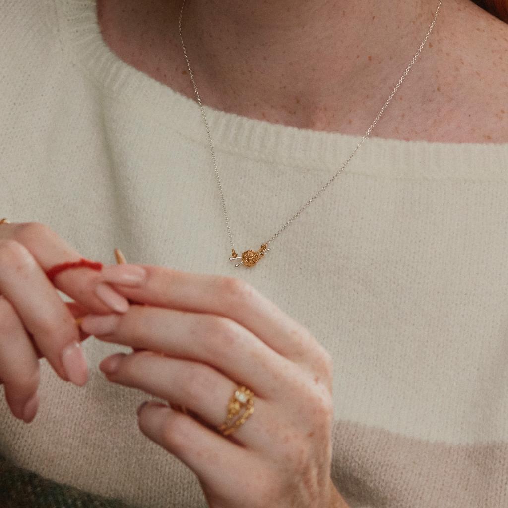 A.M. Ball of Wool & Knitting Needle Inline Necklace