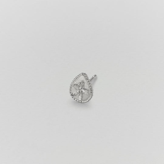 A.M. Teardrop Ex-voto Flower Single Stud Earring Silver