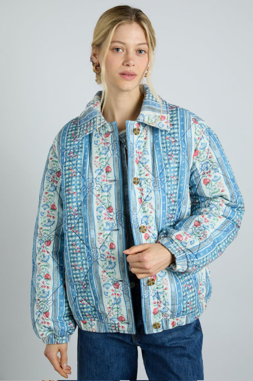 Claudia Jacket Wallpaper Floral