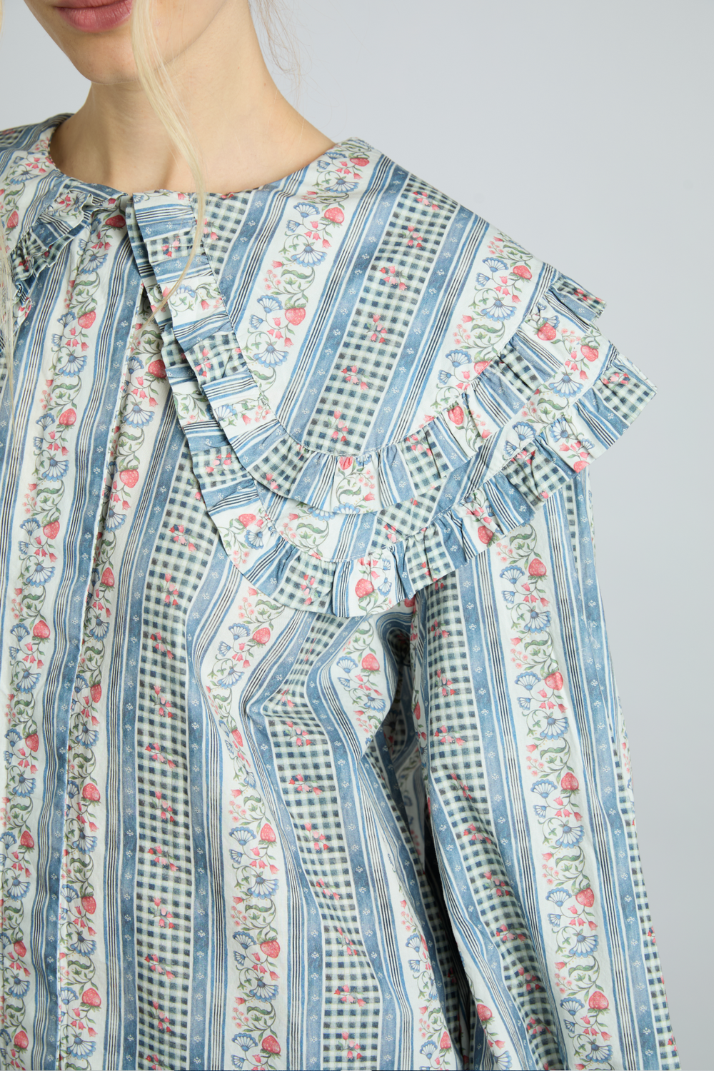Lois Blouse Wallpaper Floral